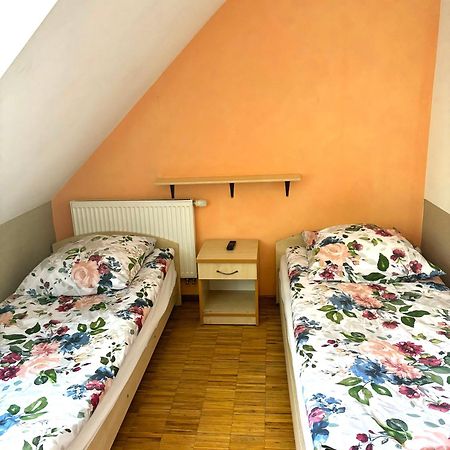 Hostel Nuove Frontiere Nysa Exterior photo