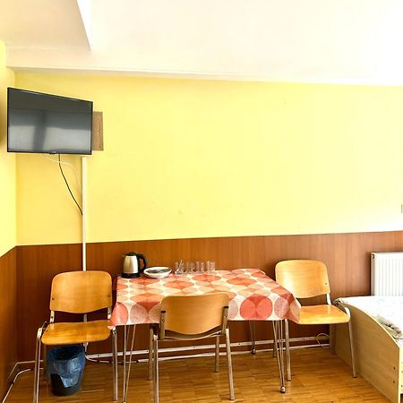 Hostel Nuove Frontiere Nysa Exterior photo