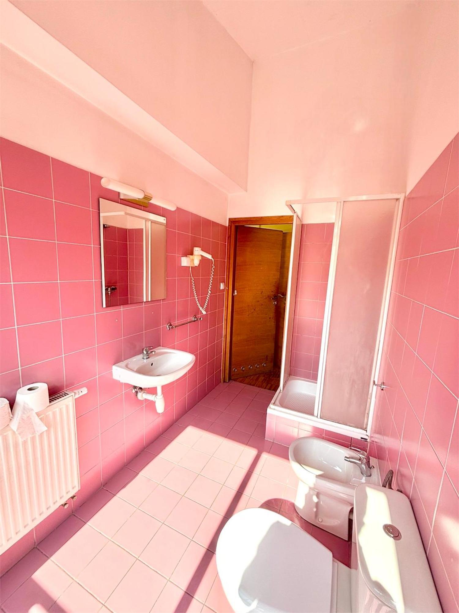 Hostel Nuove Frontiere Nysa Exterior photo