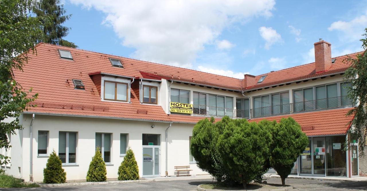 Hostel Nuove Frontiere Nysa Exterior photo